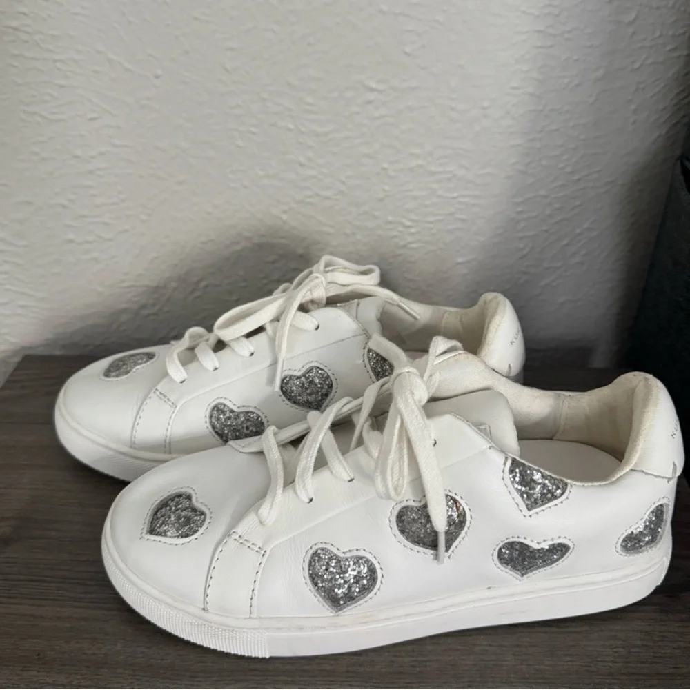 Kurt Geiger Kids White Sneakers with Glitter Hearts - Picture 1 of 4